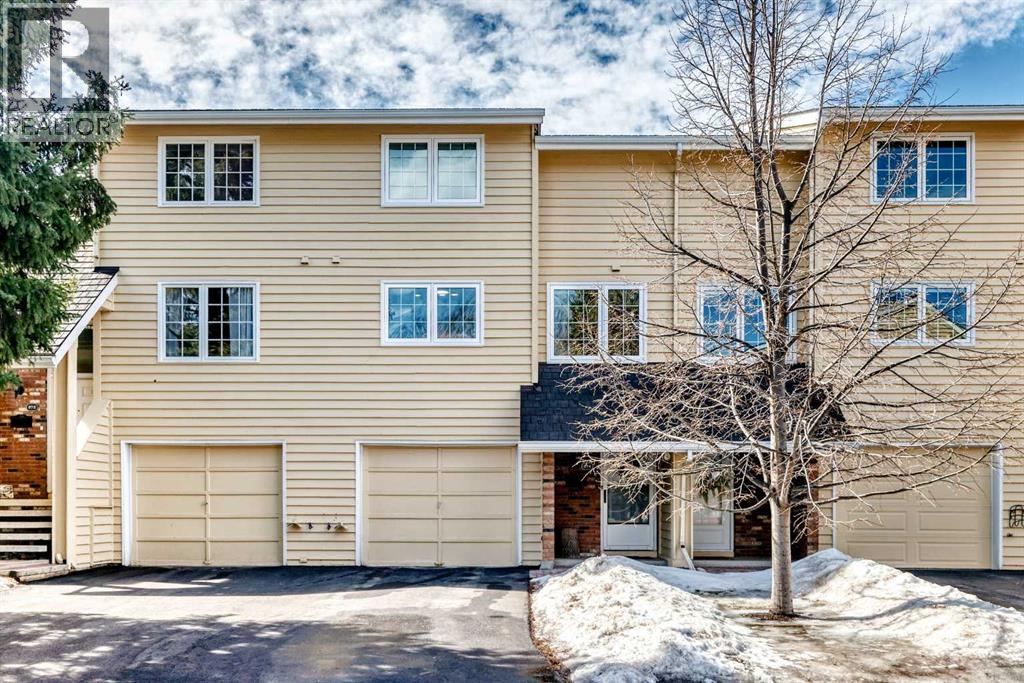 374 Point Mckay Gardens NW