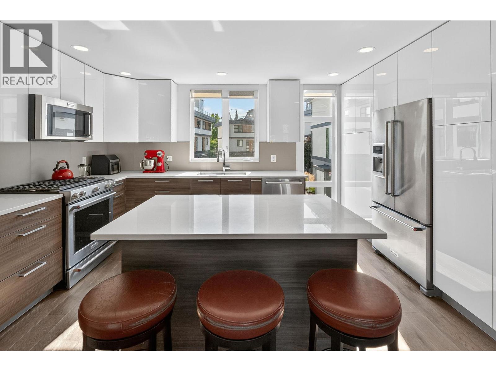 1515 Highland Drive Unit# 33