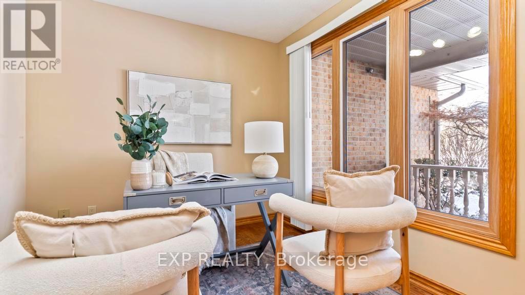 488 SUNNYSIDE CRESCENT