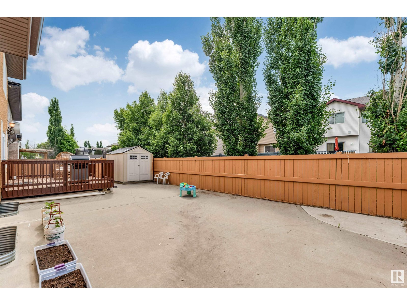 6807 18 AV SW