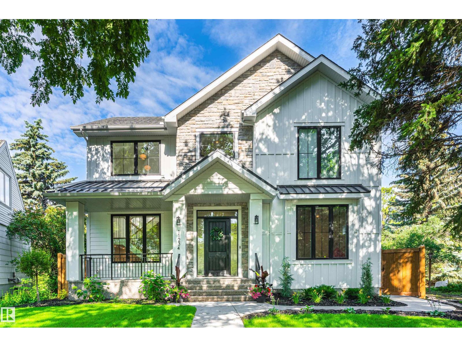 11234 73 AV NW