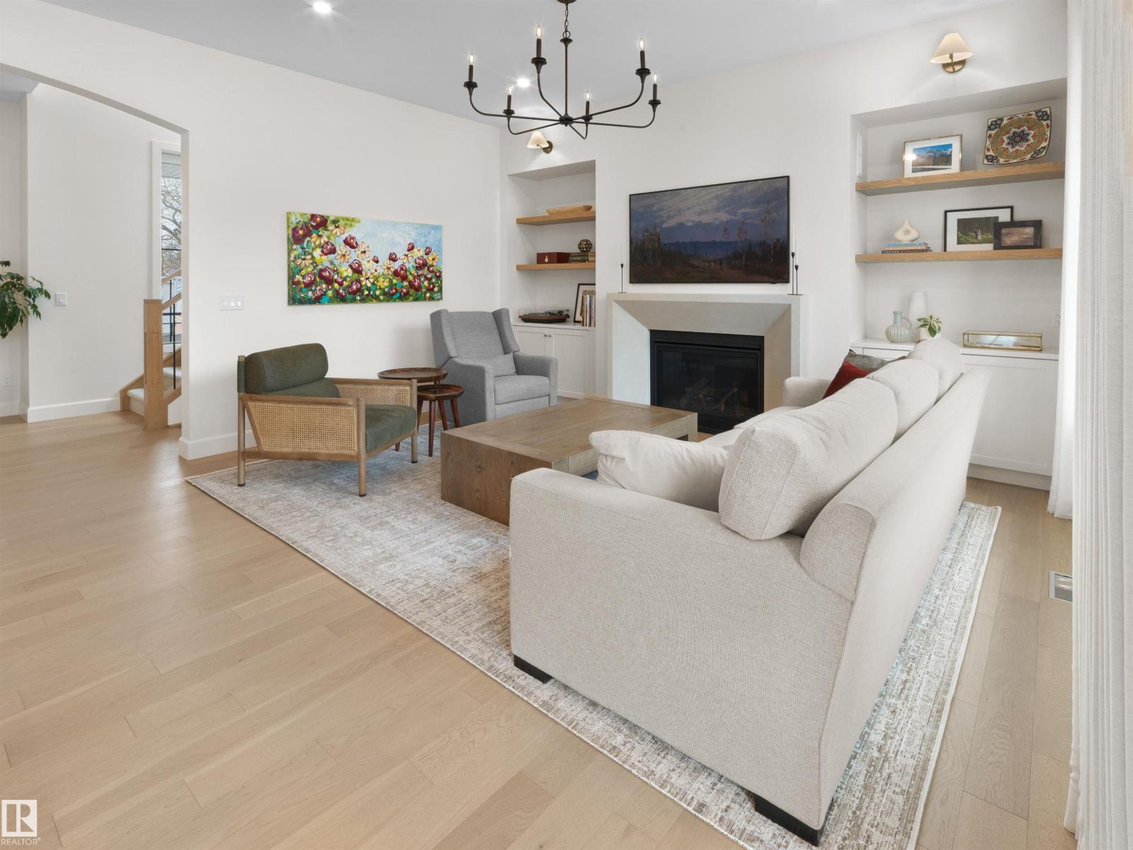 11234 73 AV NW