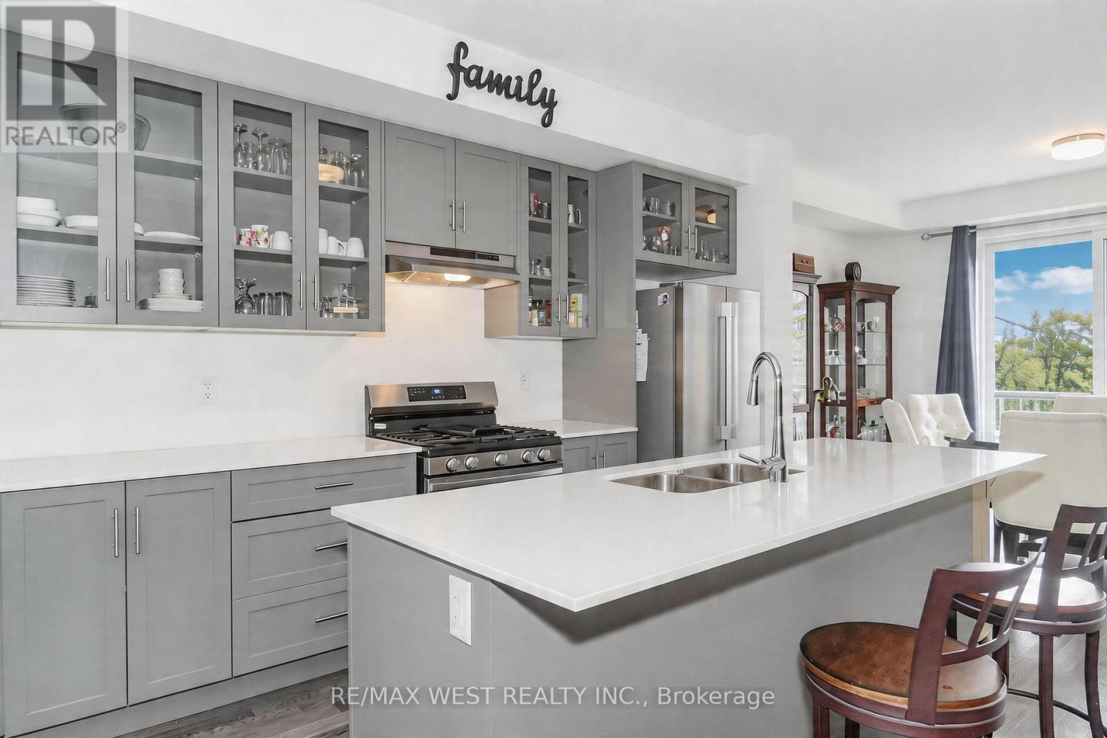7 FOLCROFT STREET W