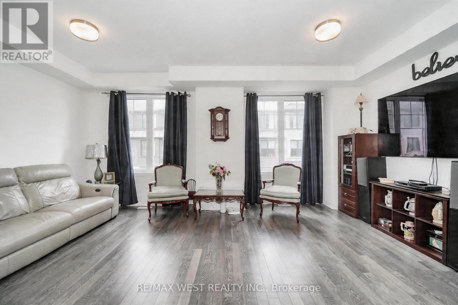 7 FOLCROFT STREET W