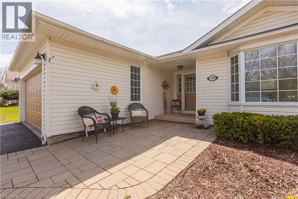 120 GLENARIFF Drive