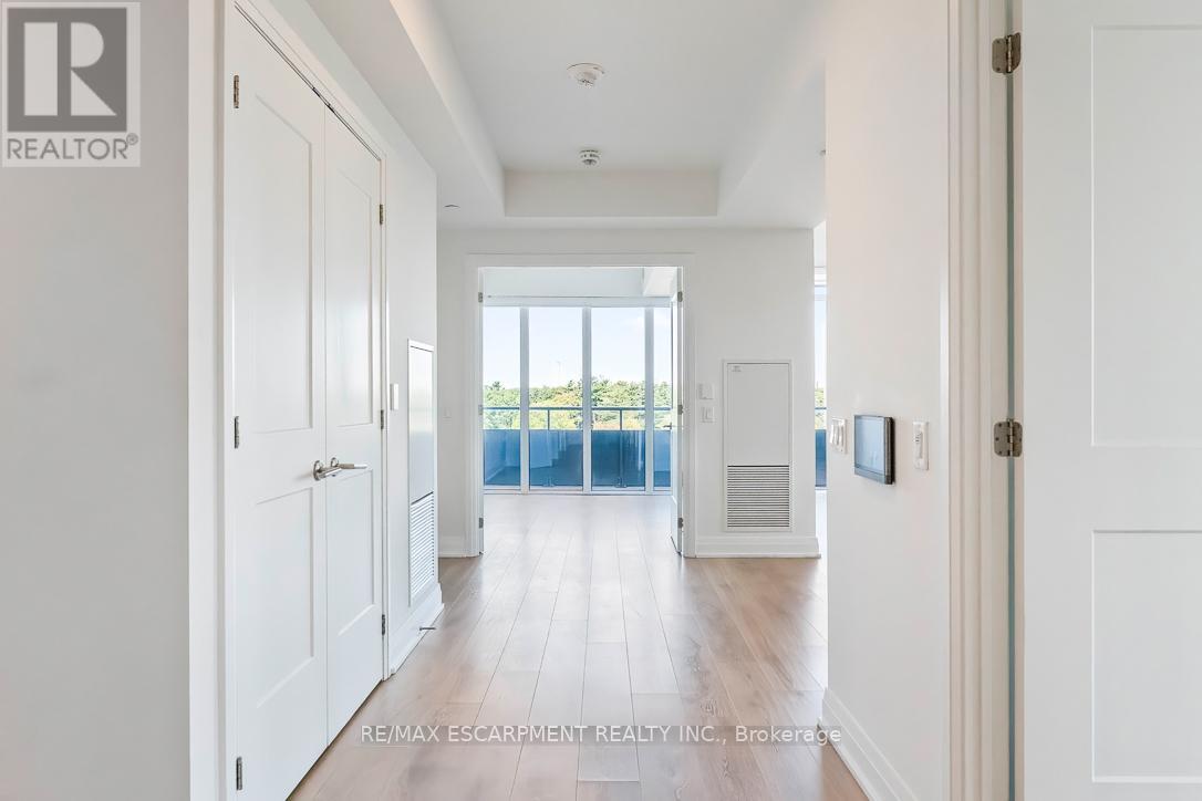 1012 - 21 PARK STREET E