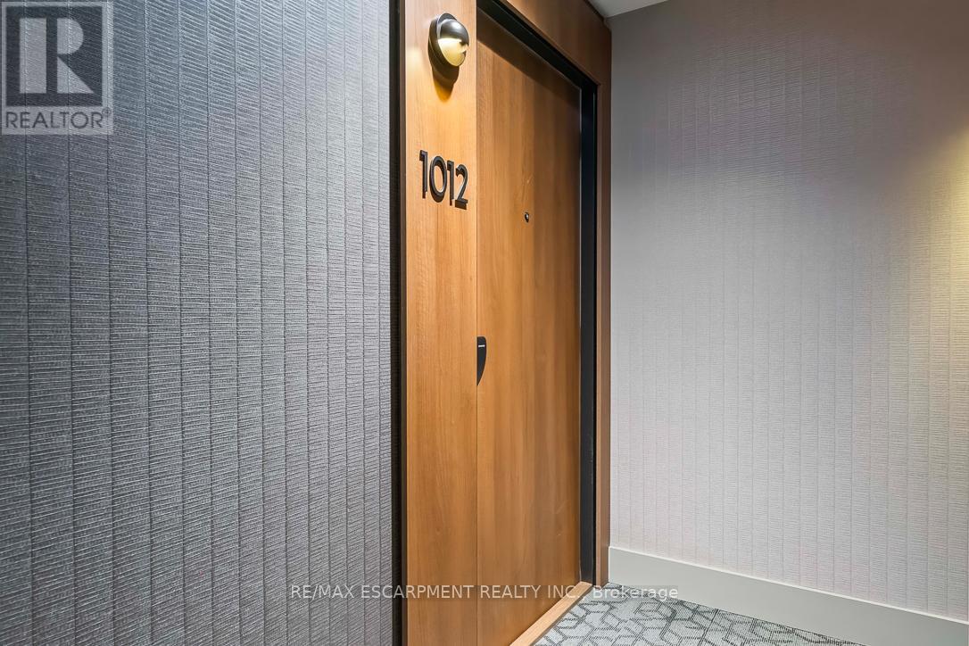 1012 - 21 PARK STREET E