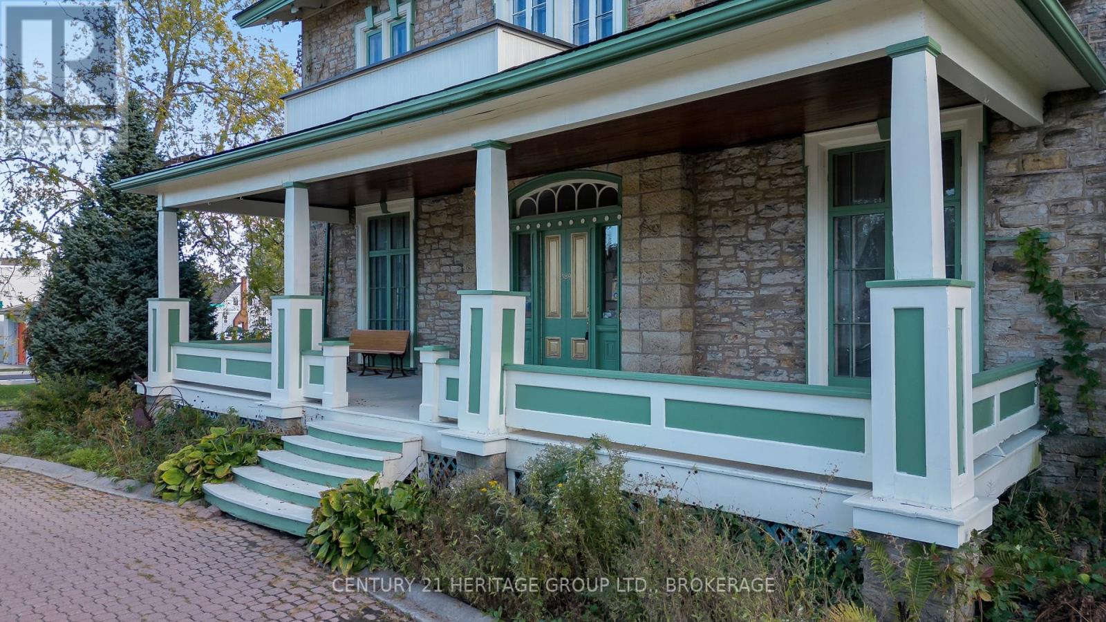 389 KING STREET E