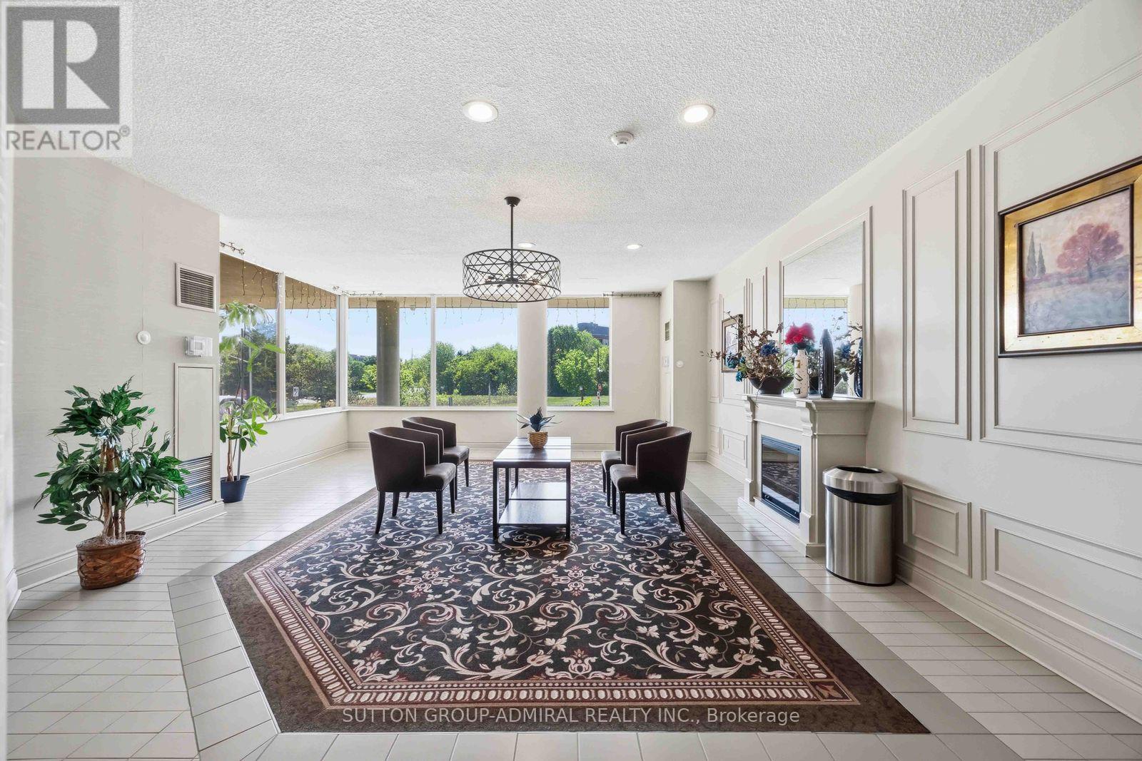 220 - 326 MAJOR MACKENZIE DRIVE