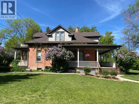 725 Macleod Trail SW High River AB T1V1B8