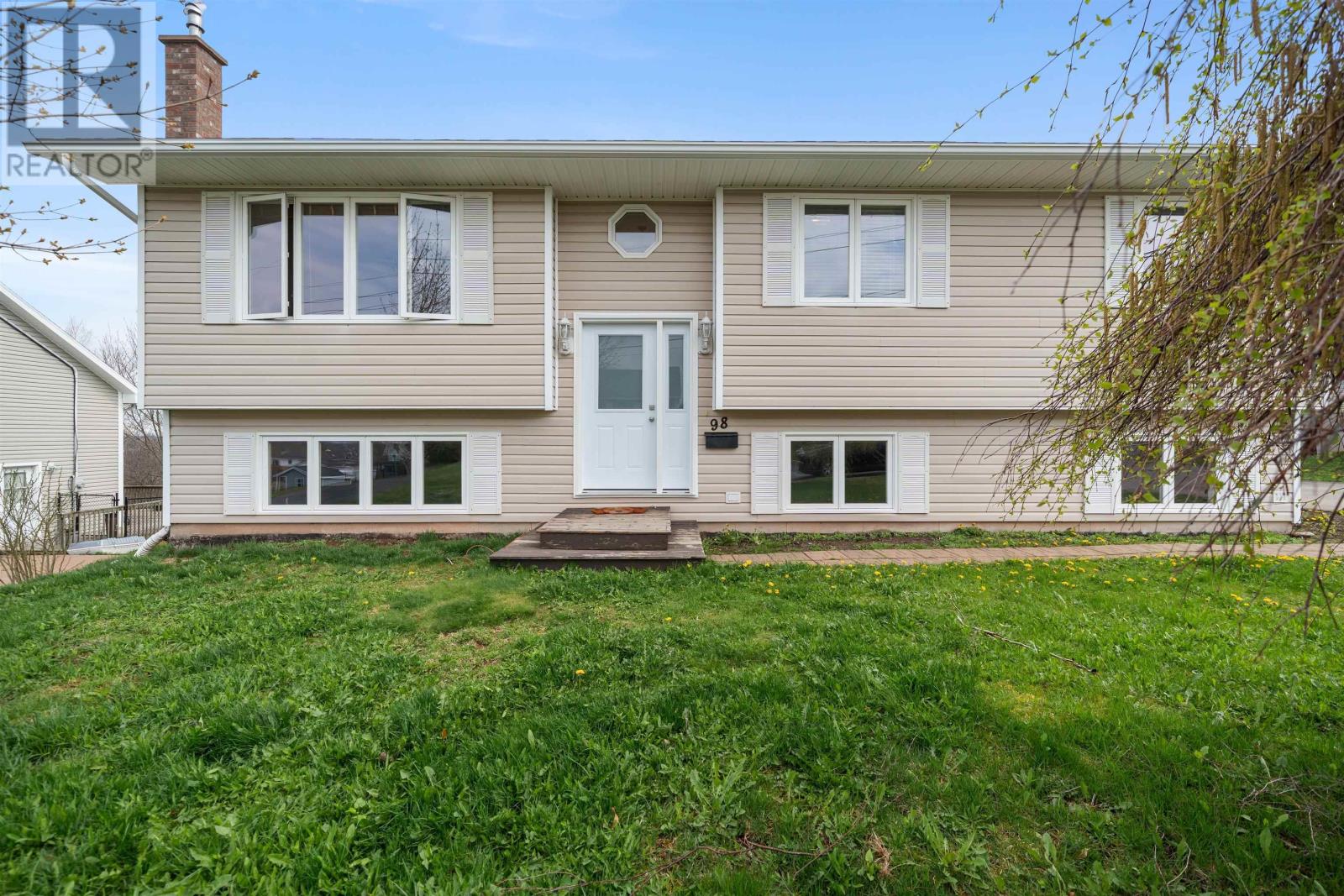 98 Sierra Drive
