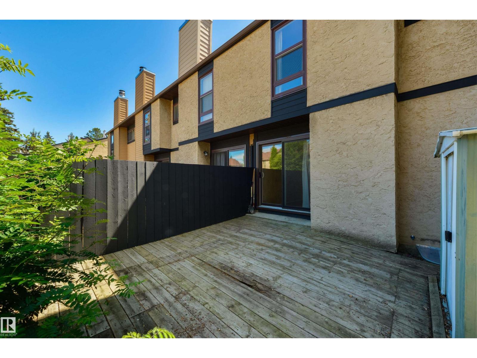12062 25 AV NW