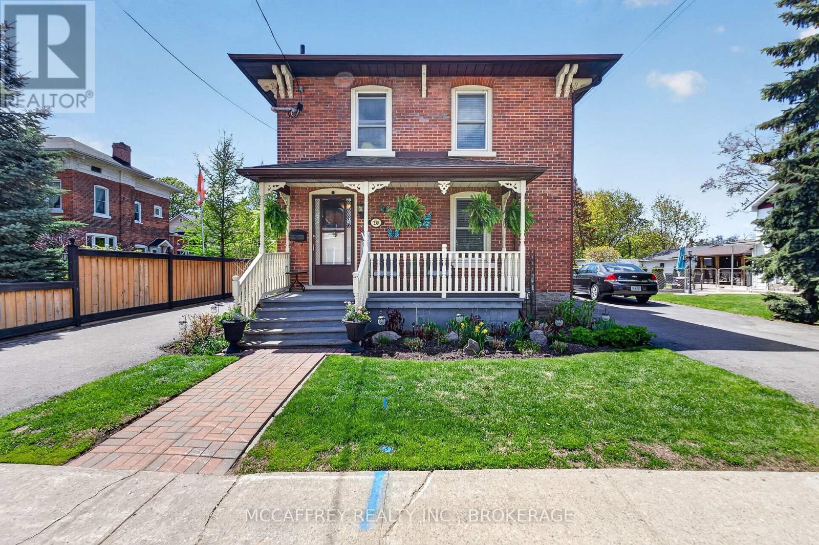 Photo 1 of 44 — 230 CENTRE STREET N, Greater Napanee (Greater Napanee), ON K7R1P1
