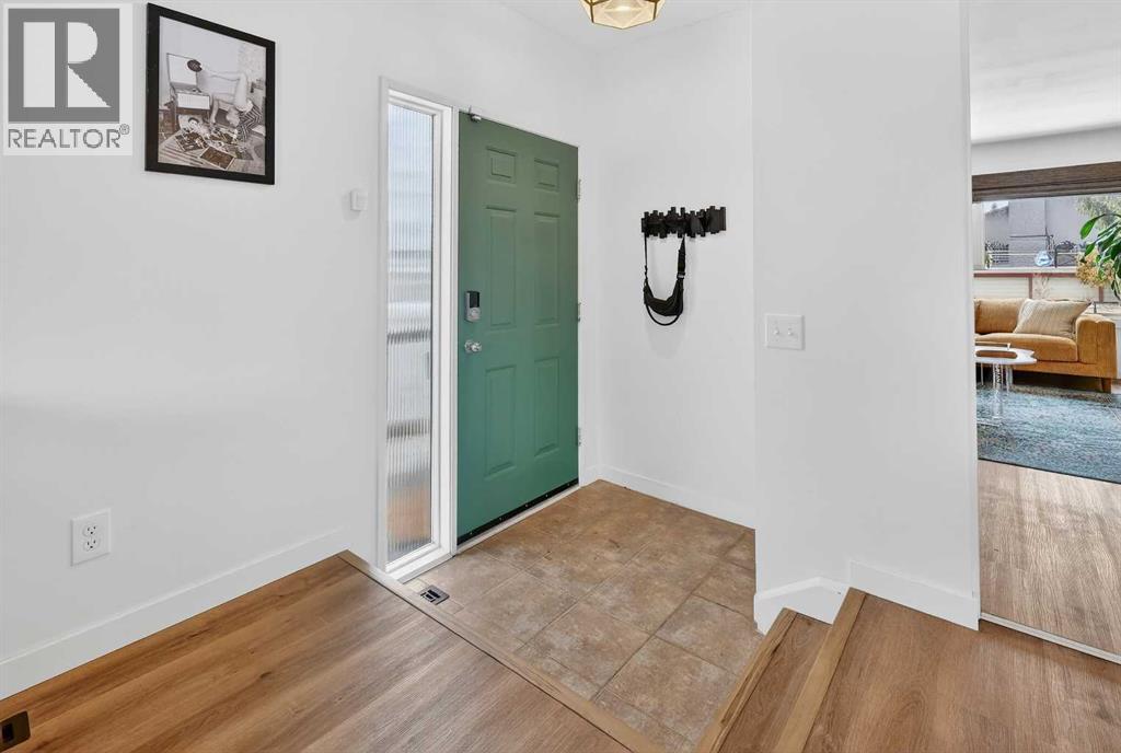 584 Woodhill Place SW