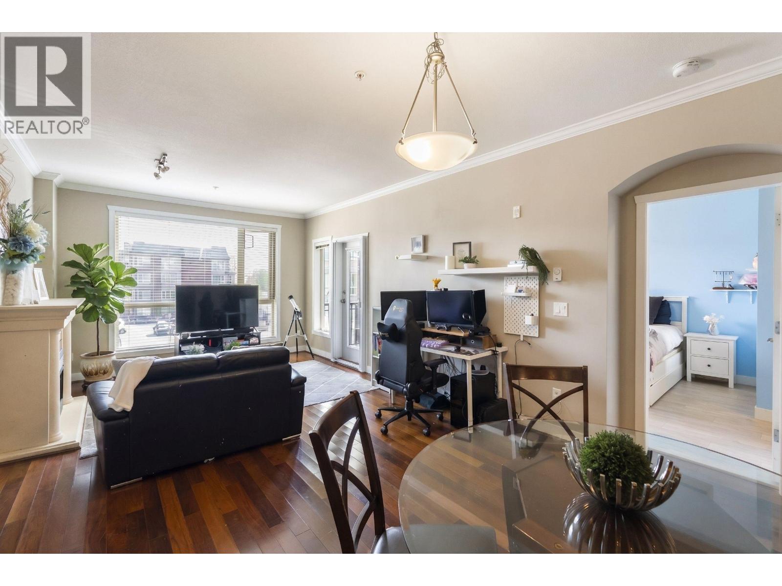 320 2628 MAPLE STREET