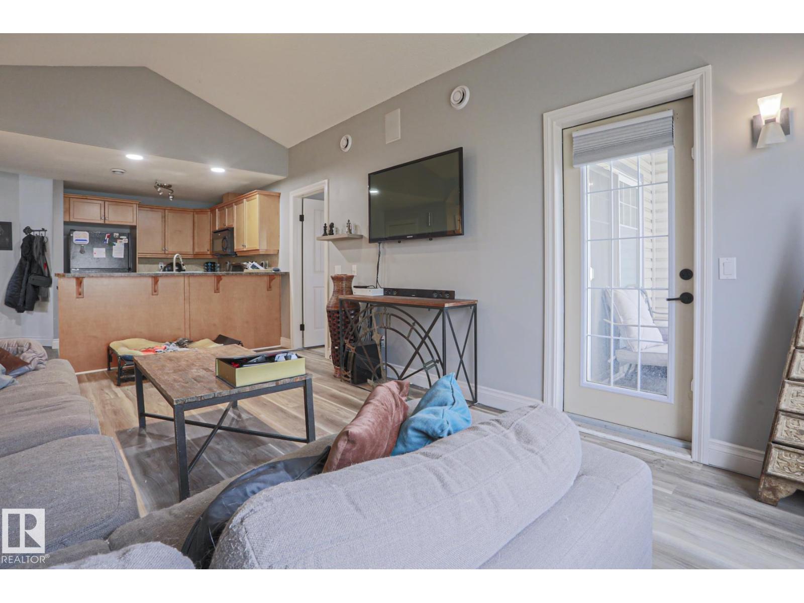 #18 2565 HANNA CR NW