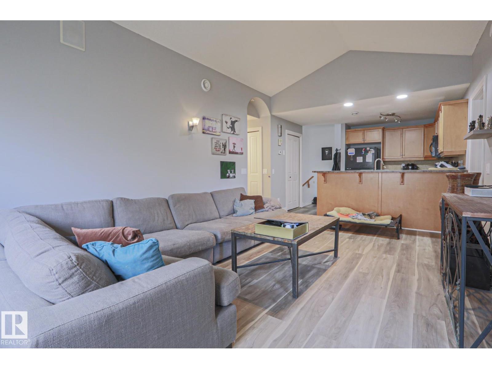 #18 2565 HANNA CR NW