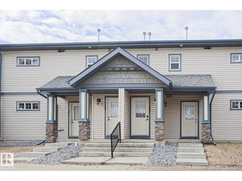 #18 2565 HANNA CR NW Edmonton AB T6R0M4