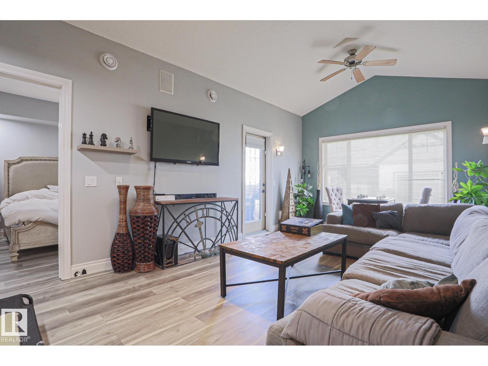 #18 2565 HANNA CR NW