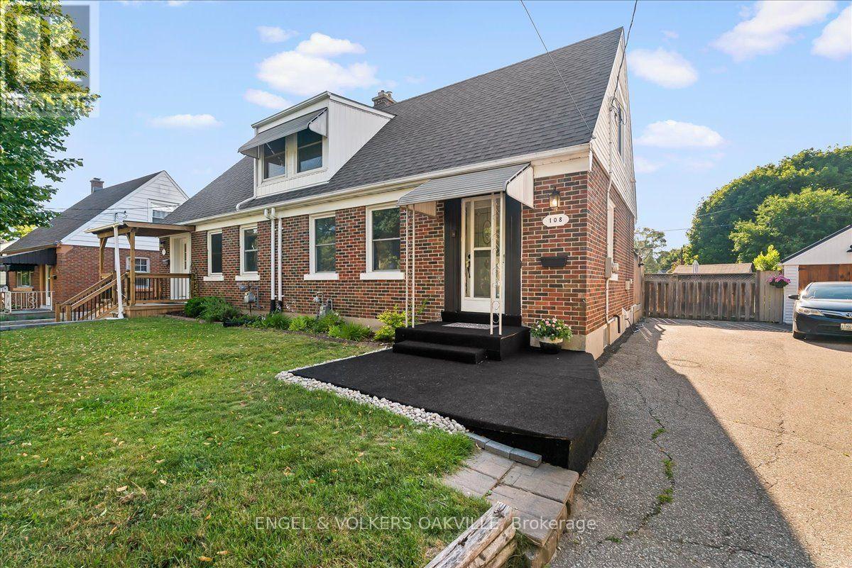 108 LORNE CRESCENT