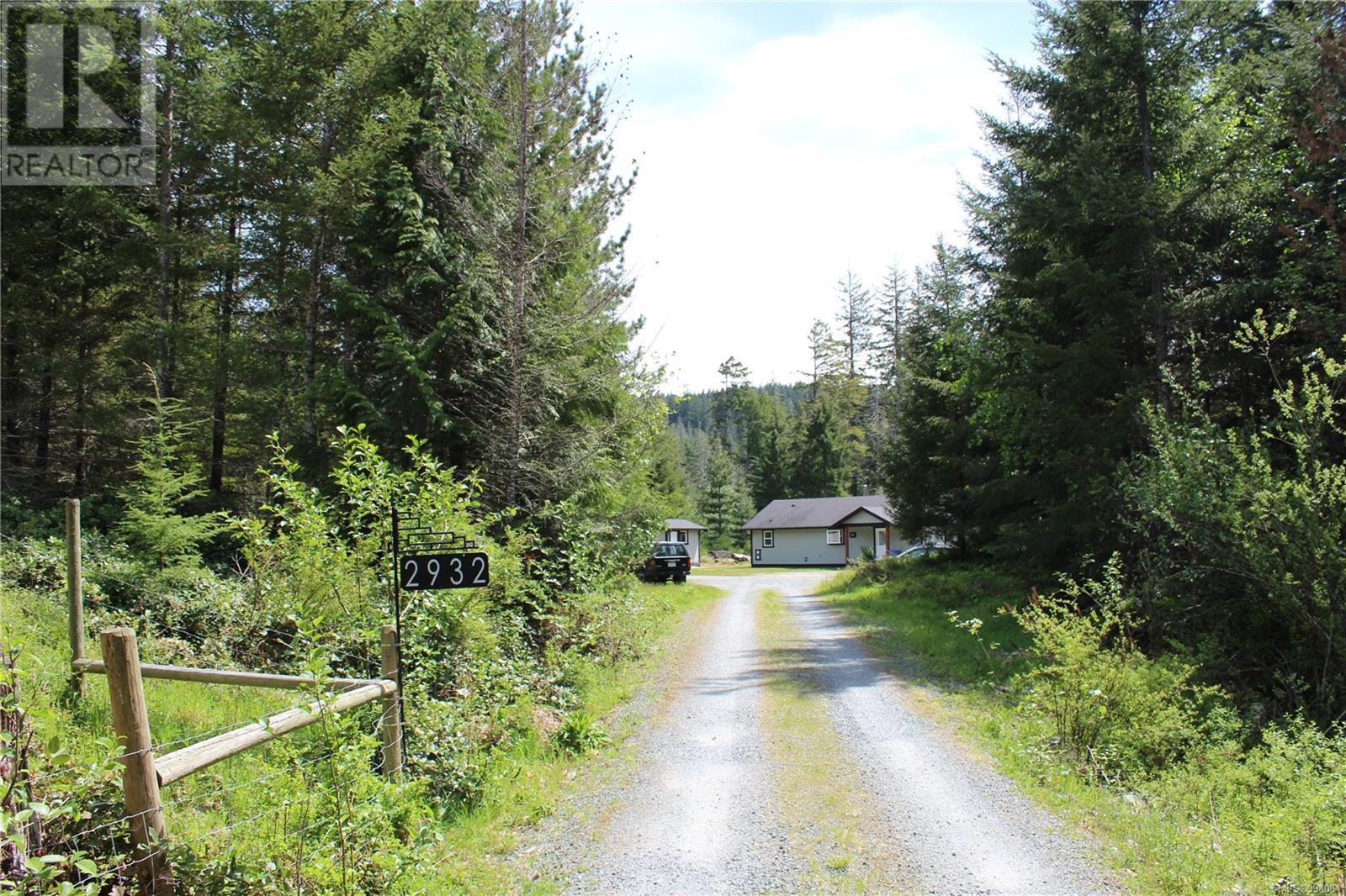 2932 RENFREW Rd