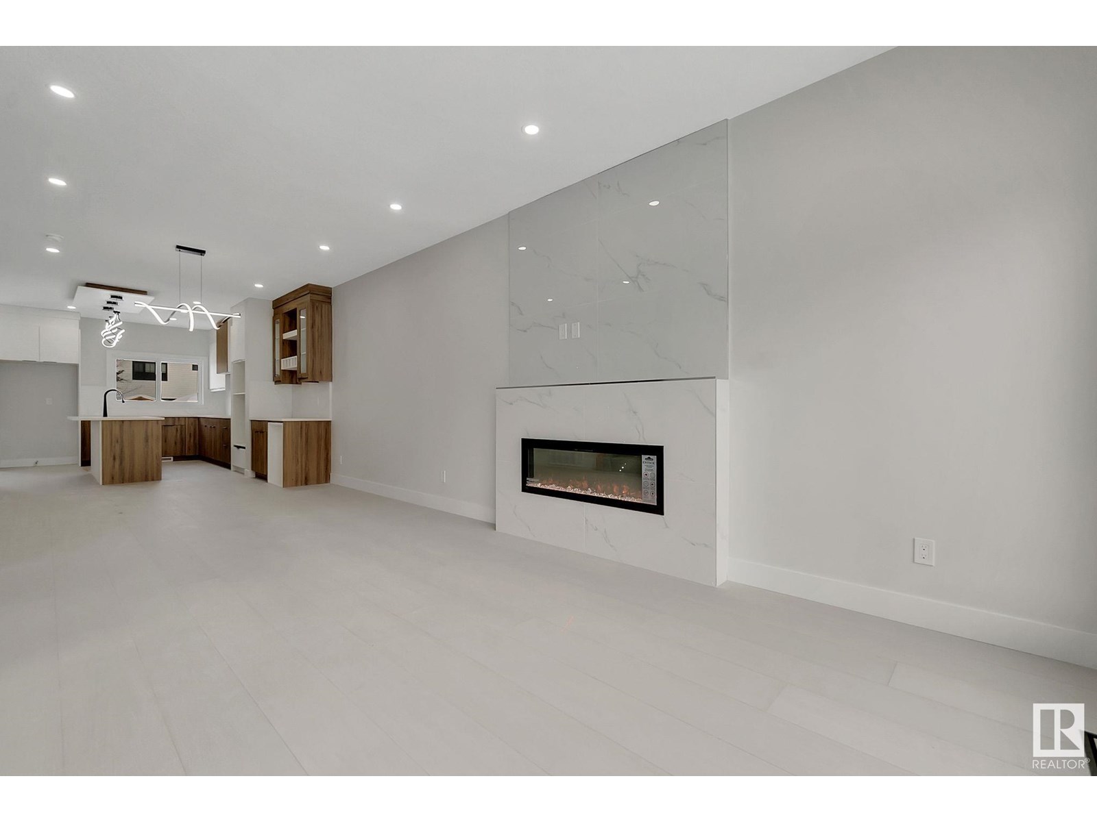 11132 72 AV NW