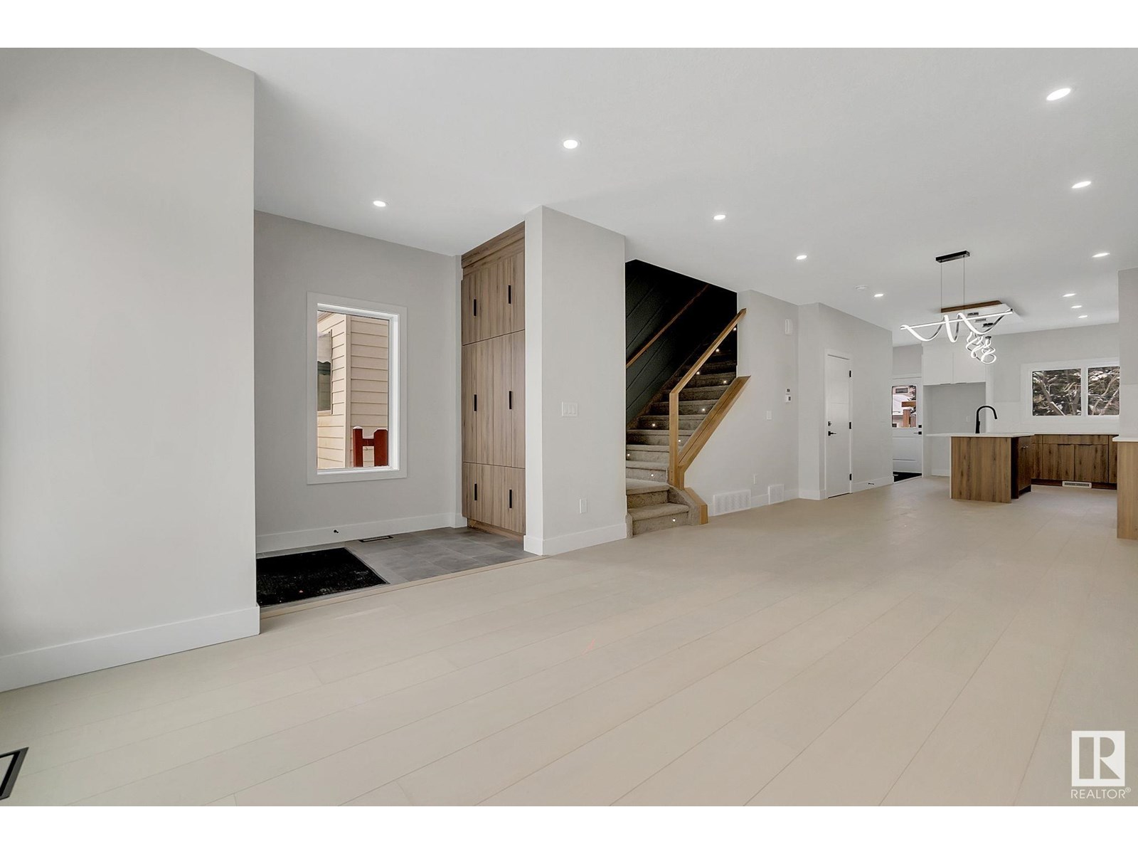 11132 72 AV NW