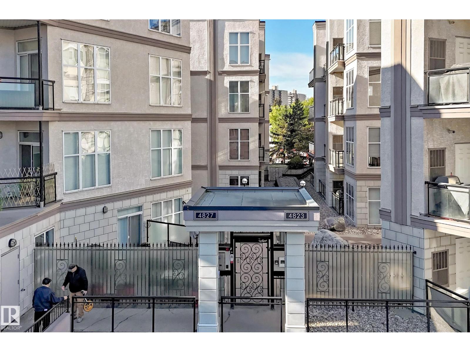 #152 4827 104A ST NW