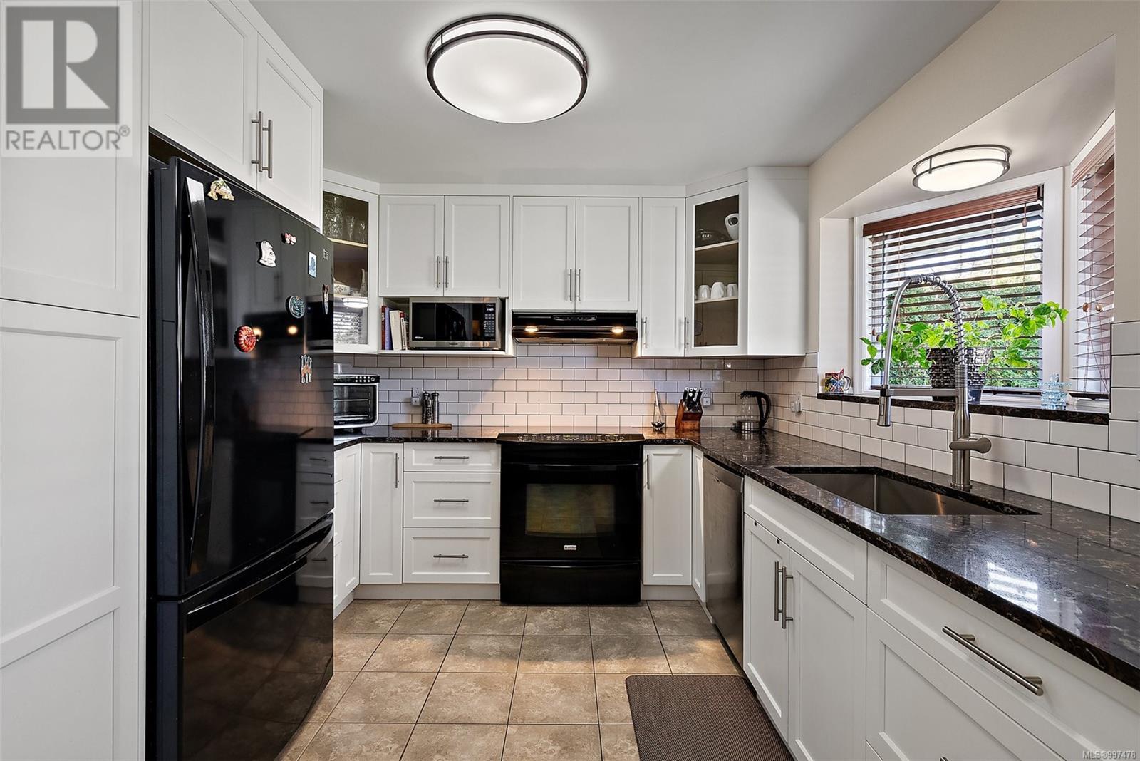 6944 Shiner Pl