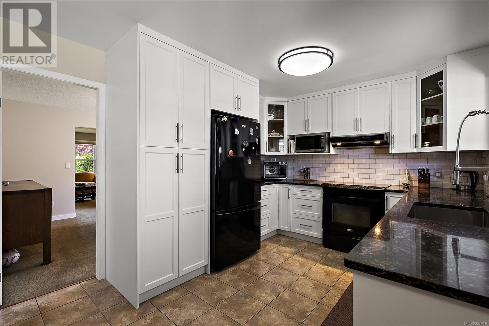 6944 Shiner Pl