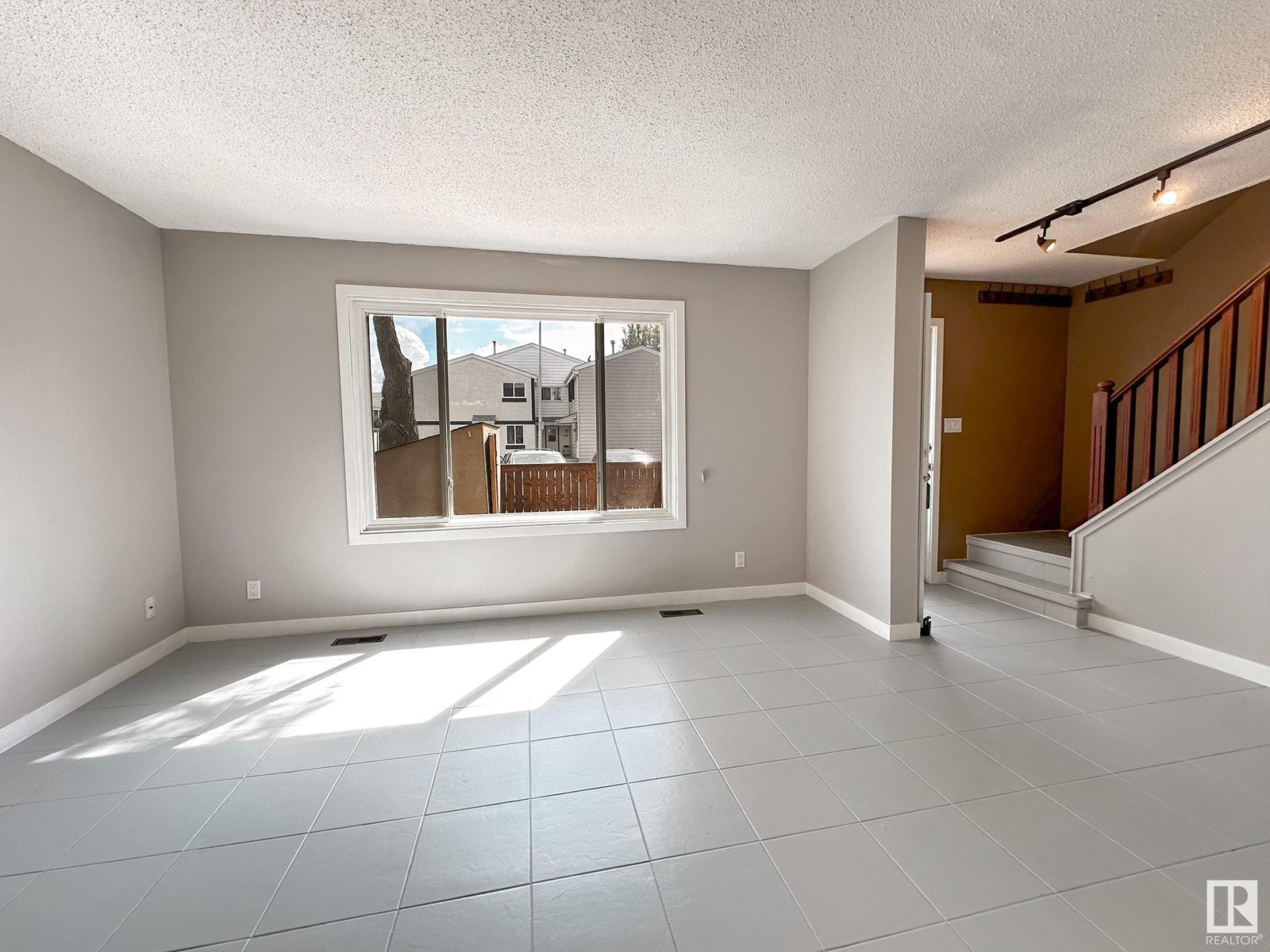 131 PRIMROSE GARDENS GD NW