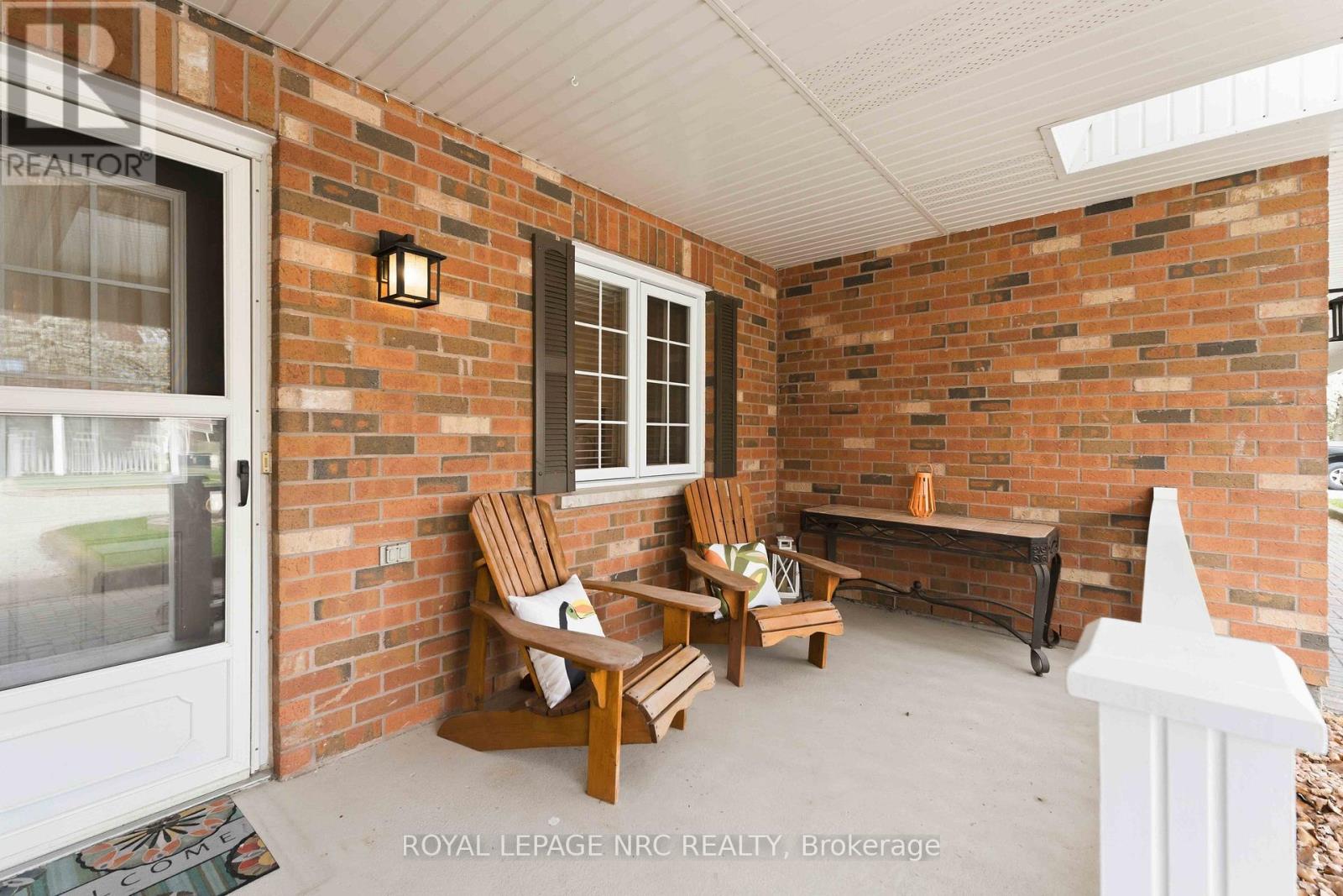 2 - 4104 LOGANBERRY COURT