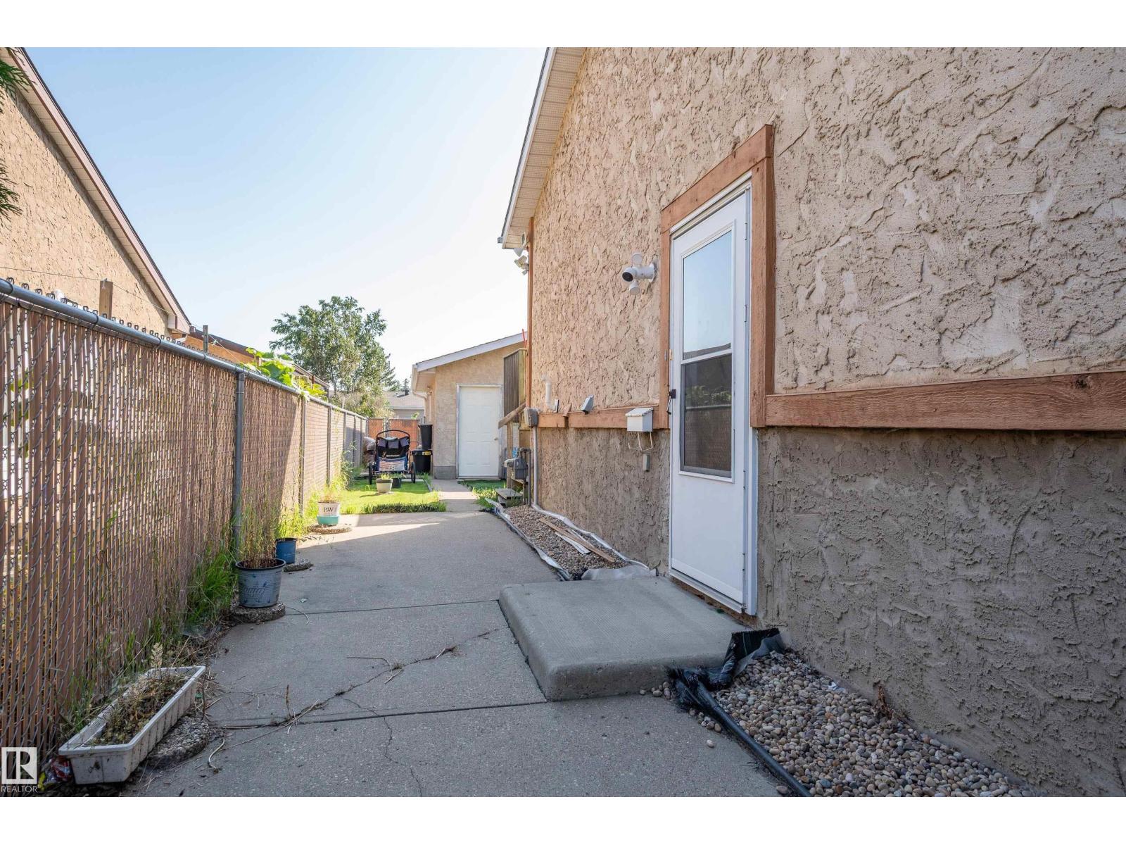 3011 139 AV NW