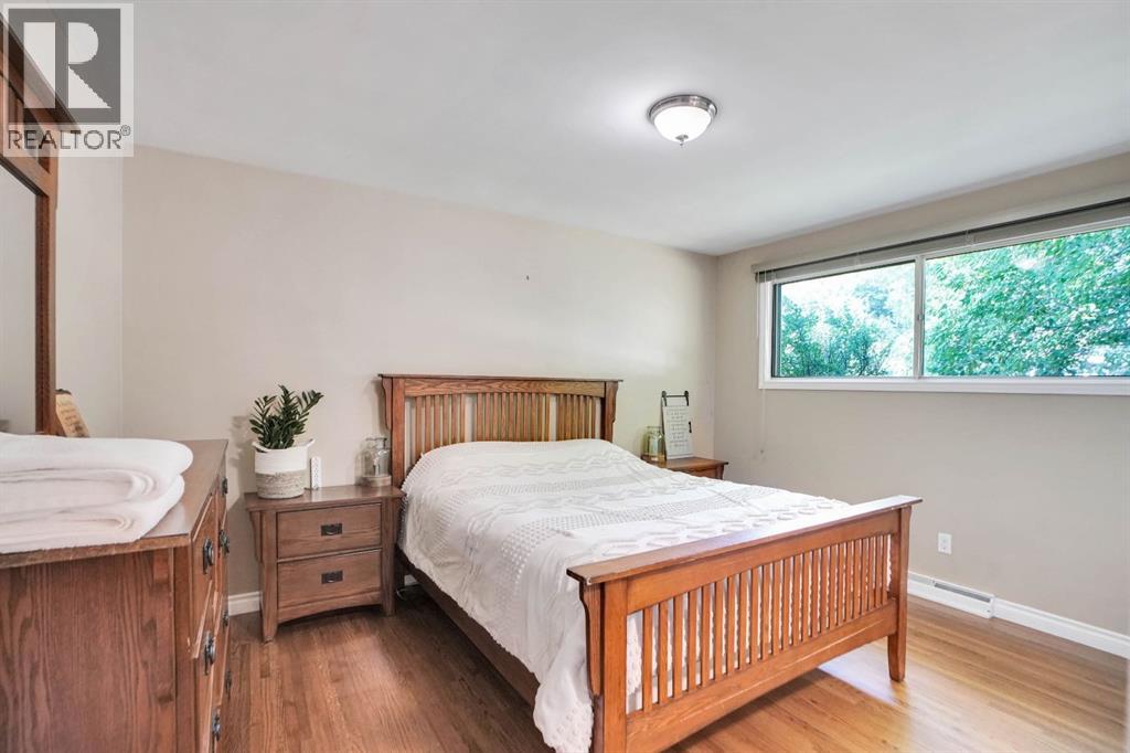 1447 Northmount Drive NW