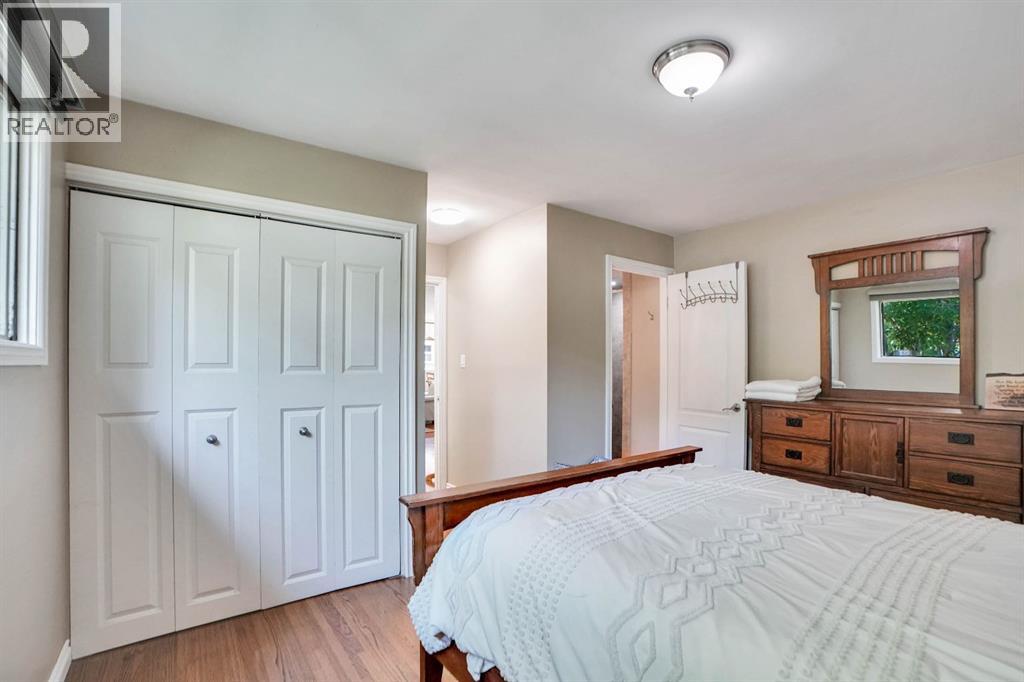 1447 Northmount Drive NW