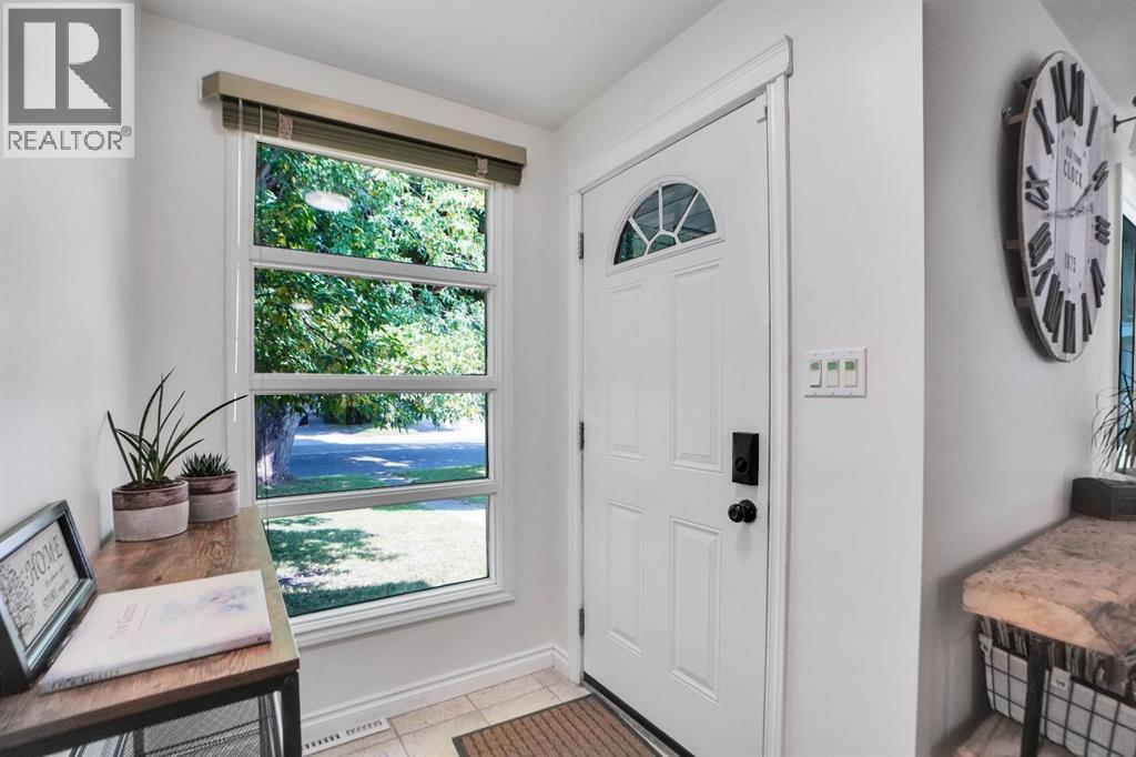 1447 Northmount Drive NW