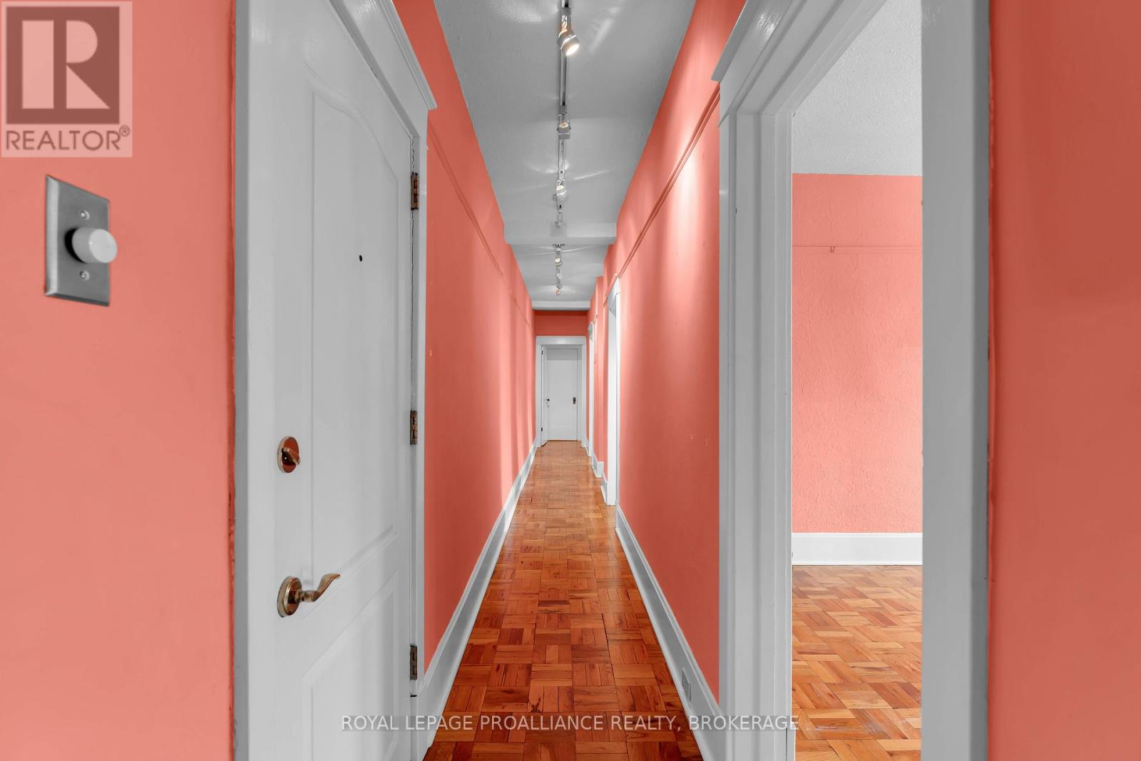 302 - 67 SYDENHAM STREET