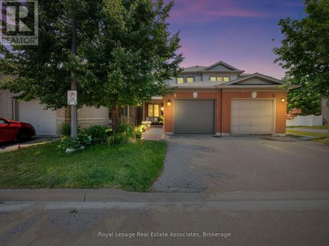 4 GREENGROVE WAY Whitby (Rolling Acres) ON L1R2N4