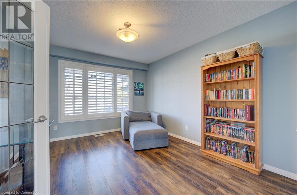 37 GREY OAK Drive