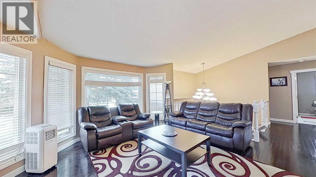 109 Edgebrook Gardens NW
