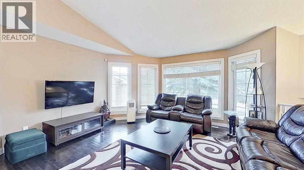 109 Edgebrook Gardens NW