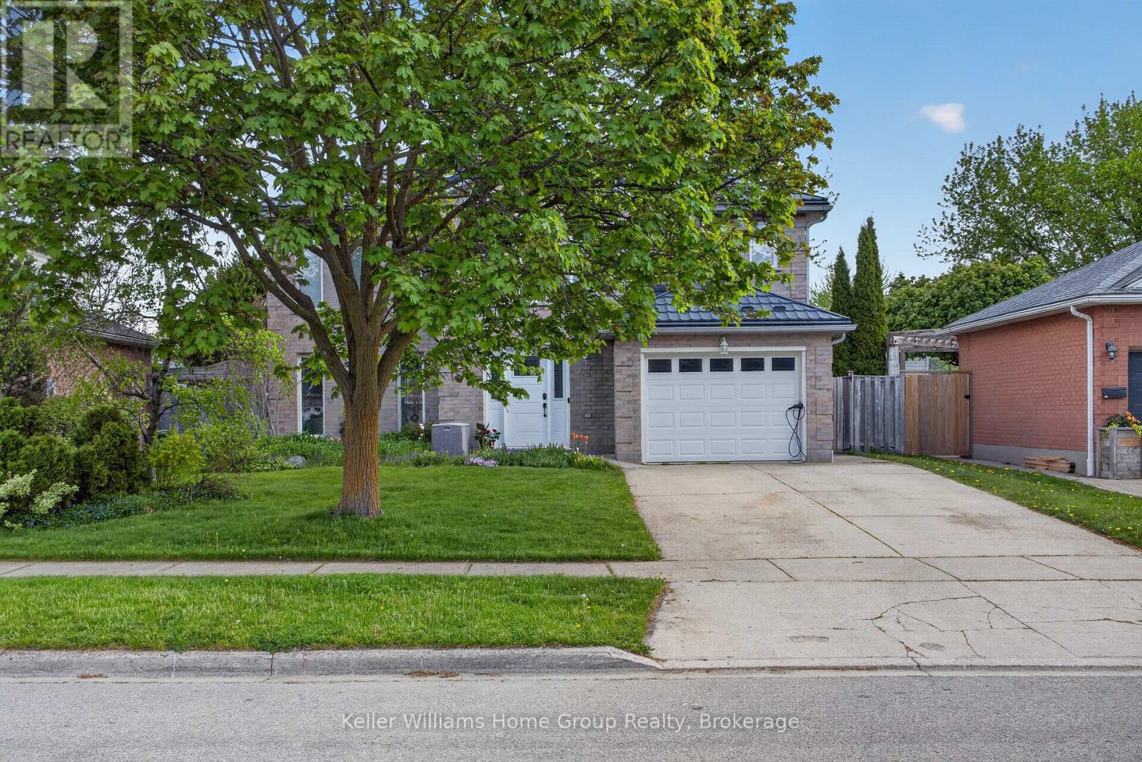 42 FRESHMEADOW WAY
