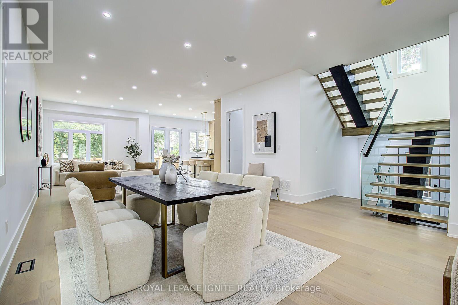 6 MCCOWAN ROAD