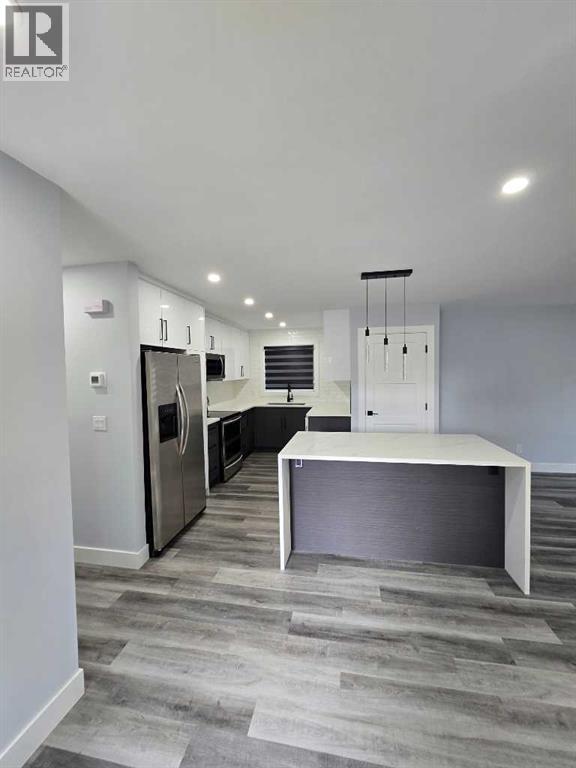 327 Rundleview Drive NE