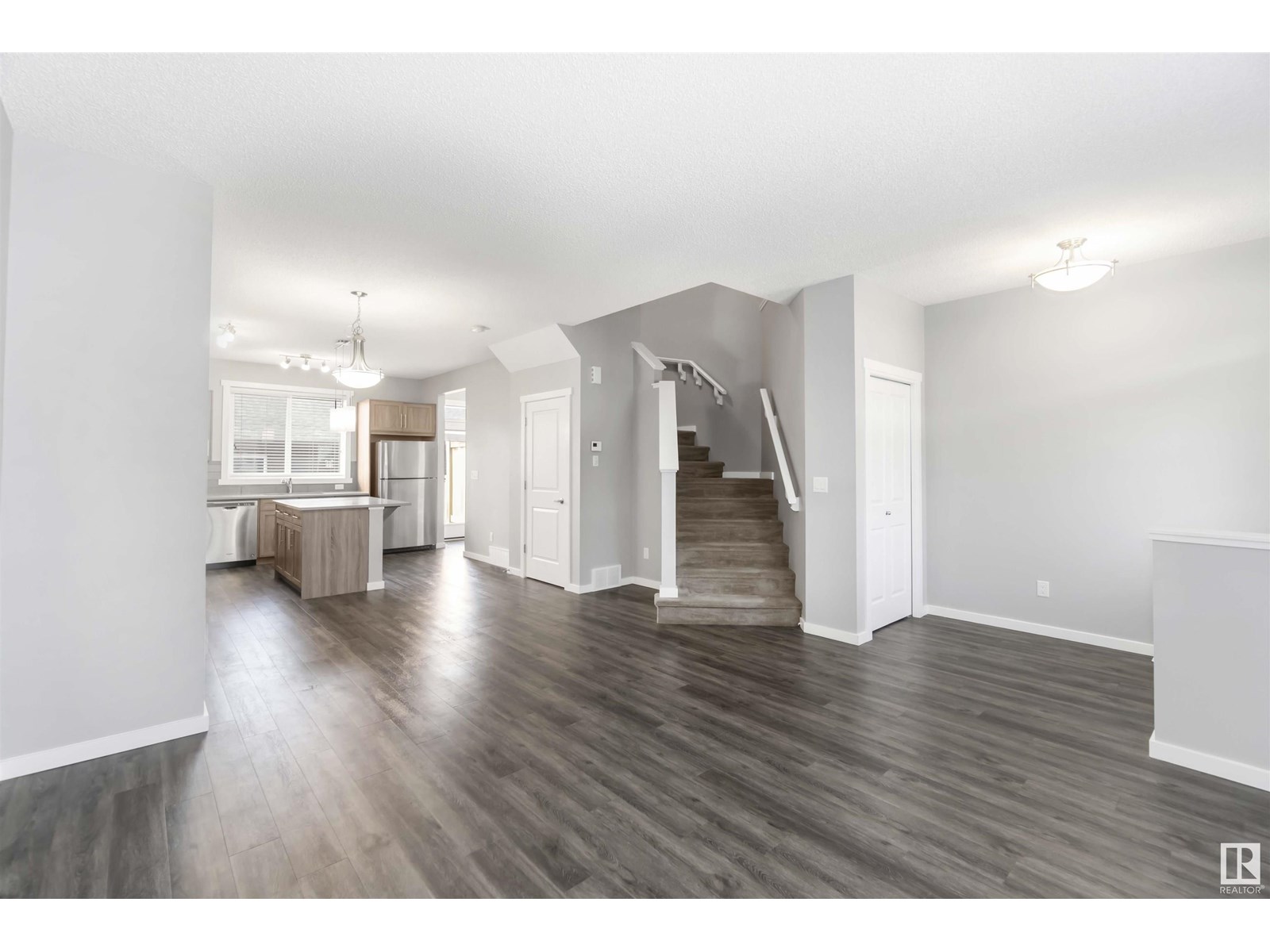 2259 GLENRIDDING BV SW