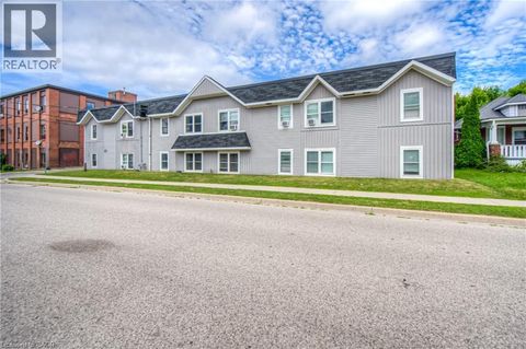 1123 QUEENSTON Road Cambridge ON N3H3L1