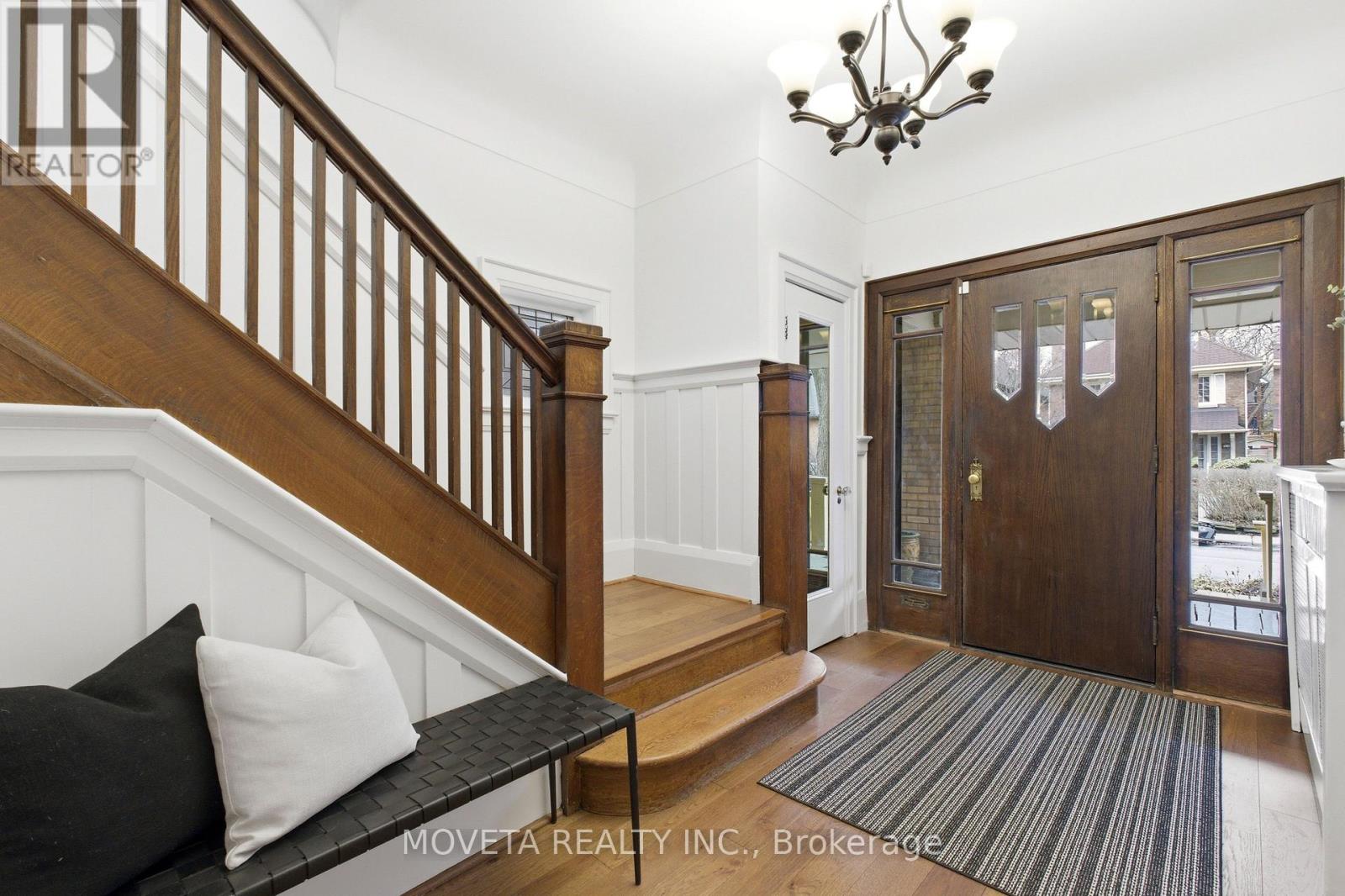 25 GLENHOLME AVENUE N