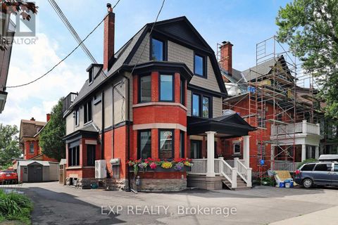 22 DELAWARE AVENUE Ottawa ON K2P0Z3