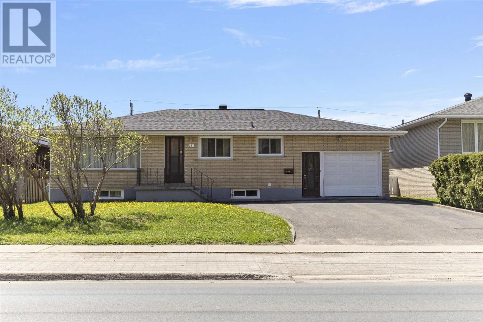 Homes for Sale Sault Ste. Marie 251 Second LIN E