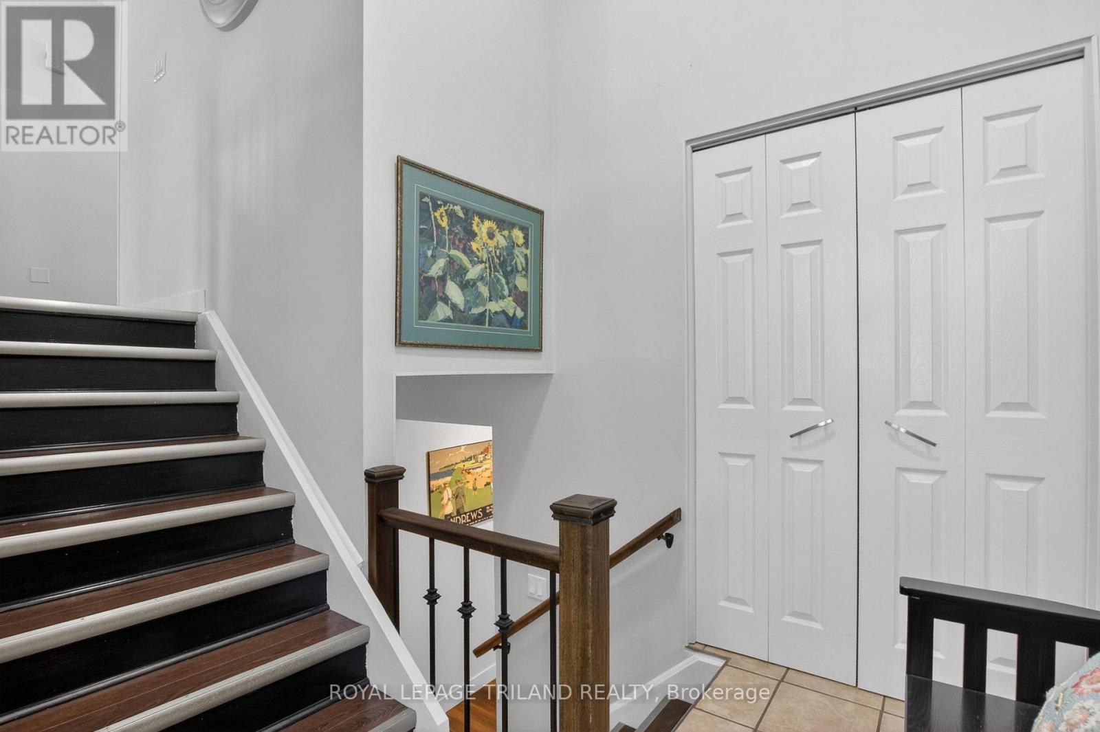 31 BEECHBANK CRESCENT